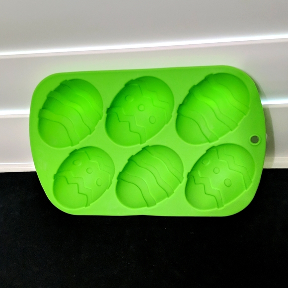 Silicone Easter Egg Mold - Picture 2 of 2